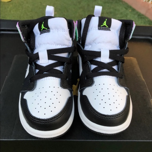 Air Jordan 1 Mid Green Glow Size 10c - Picture 3 of 5